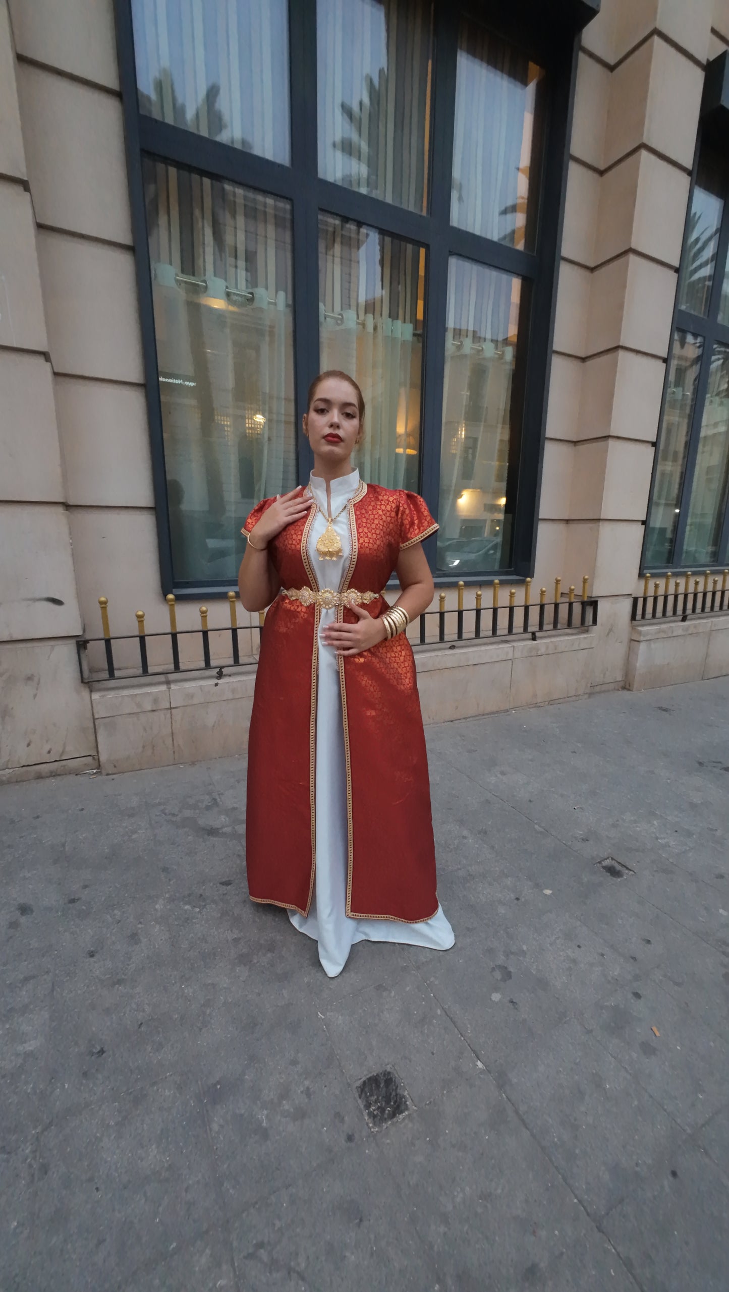 CAFTAN SULTANA (LIVRAISON GRATUITE )